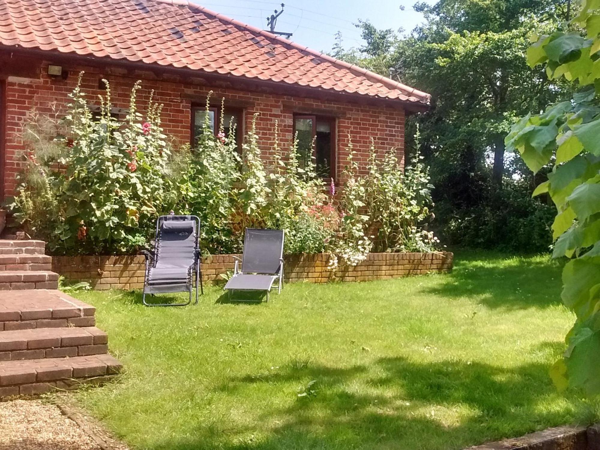 Вилла Elm Tree Barn Felmingham Экстерьер фото